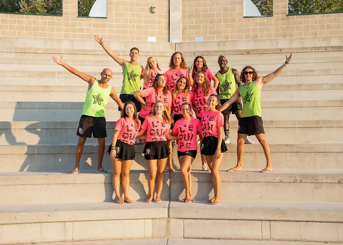 Altanea Con Piscina كاوْرلي