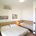 Altanea Con Piscina
